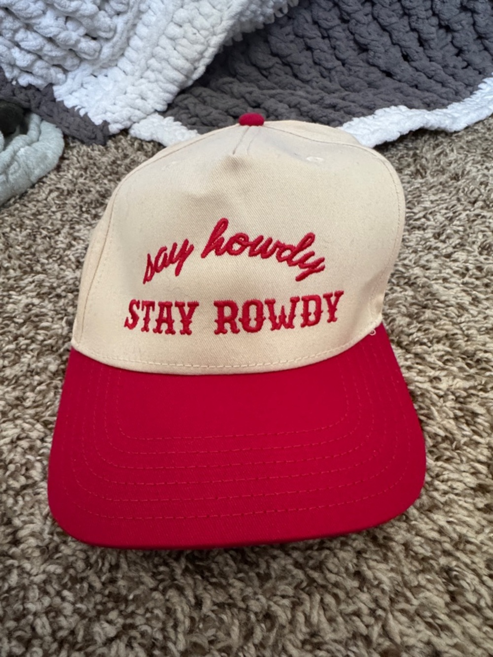 OTTO Two-Tone Beige and Red 'Say Howdy Stay Rowdy' Hat